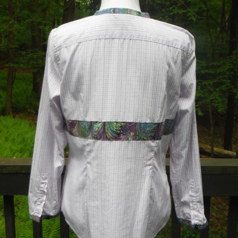 Purple Swirl Medium Fitted Blouse w Banded Collar